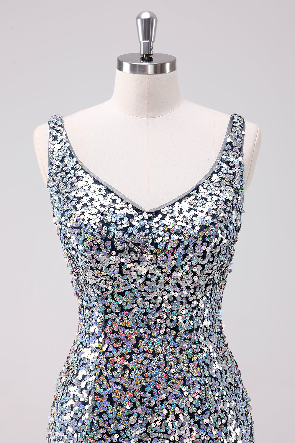 Sequins Silver Bodycon V-Neck Short Homecoming Dress