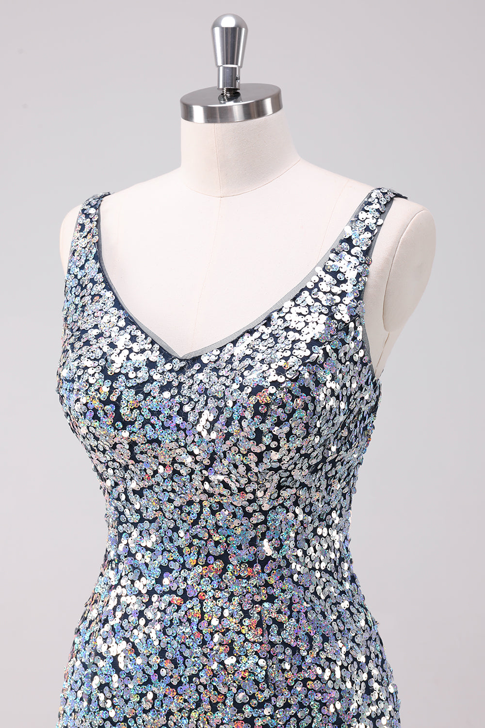 Sequins Silver Bodycon V-Neck Short Homecoming Dress